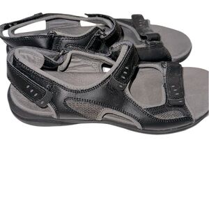 Clarks Black Open-Toe Sandals size 9 1/2 medium